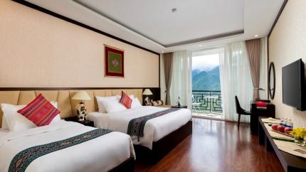 Family Deluxe hướng núi tại Diamond