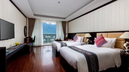 Family Suite hướng núi của khách sạn Diamond