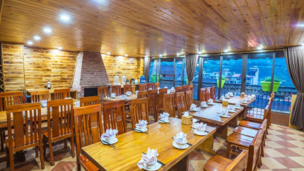 Nhà hàng Khách sạn SaPa Full House