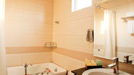 Phòng tắm phòng Junior Suite