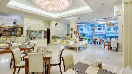 Nhà Hàng khách sạn Silverland Central