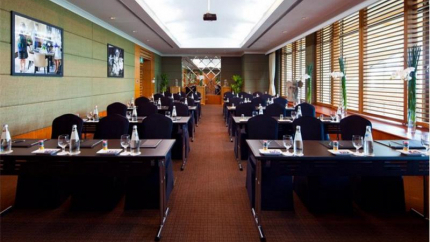 Khach San Sofitel Saigon Plaza