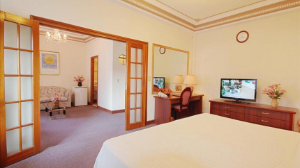 Khách sạn Spring Sài Gòn