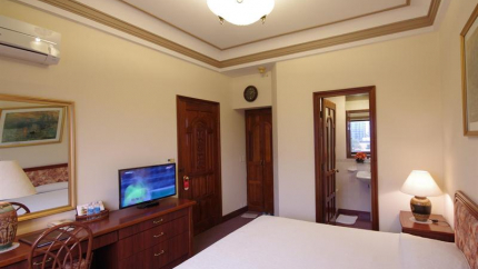 Khách sạn Spring Sài Gòn