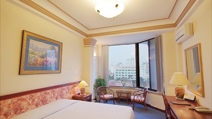 Khách sạn Spring Sài Gòn