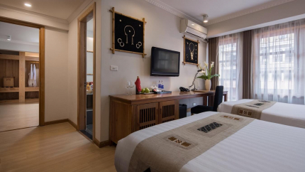 Connecting Room