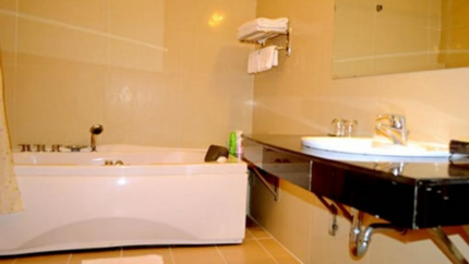 Phòng tắm tại khách sạn Thái Bình Dương