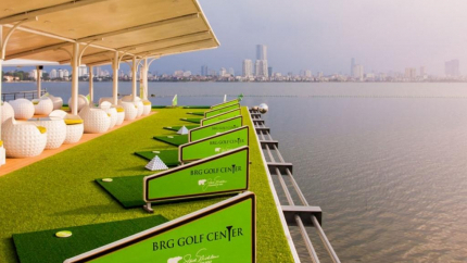 Sân golf Hồ Tây tại khách sạn Thắng Lợi