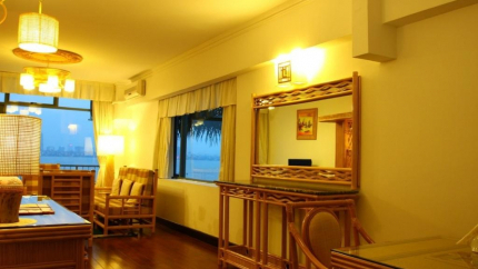 Không gian phòng Hướng Vườn Thắng Lợi Hotel