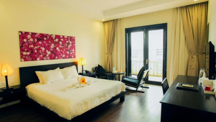 Phòng Deluxe Hướng Vườn & Phố