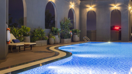 Bể bơi ngoài trời