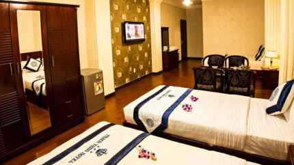 Phòng Deluxe Triple tại khách sạn Thiên Tùng Hồ Chí Minh 3 sao