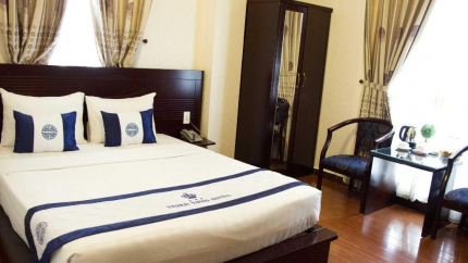 Phòng Deluxe tại Thiên Tùng Hồ Chí Minh Hotel