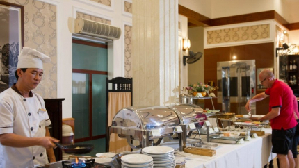 Buffet sáng tại Thùy Anh 3* Hotel