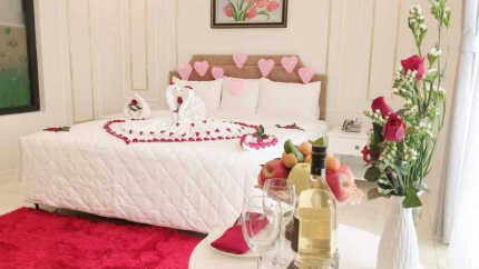 Phòng Deluxe King Khách sạn 3* Tulip Ninh Bình