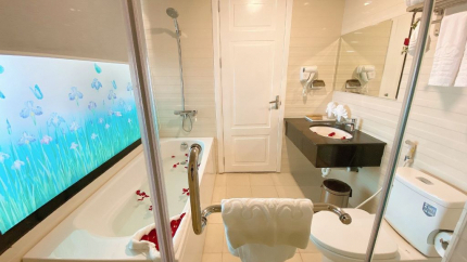 Phòng vệ sinh Tulip Hotel Ninh Bình