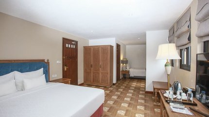 Deluxe Triple với gam màu nâu ấm