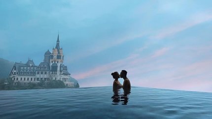 Bể bơi vô cực ngoài trời