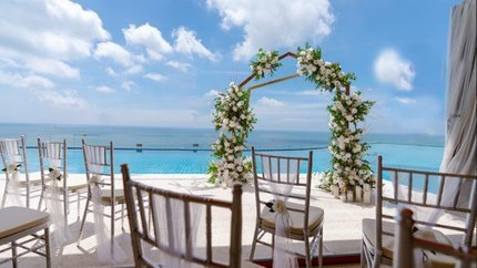 Dịch vụ tổ chức tiệc bên hồ bơi