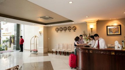 Quầy Lễ Tân Khách sạn White Lion Sài Gòn