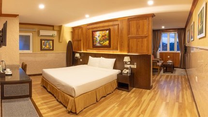 Phòng Premium Deluxe King Triple