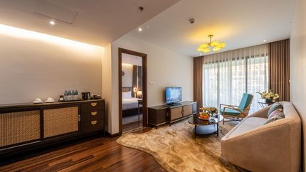 Phòng khách rộng lớn, thiết kế hiện đại và tinh tế