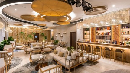 Bản Hồ coffee nằm trên tầng 15 của khách sạn