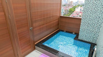 Bồn tắm Jacuzzi