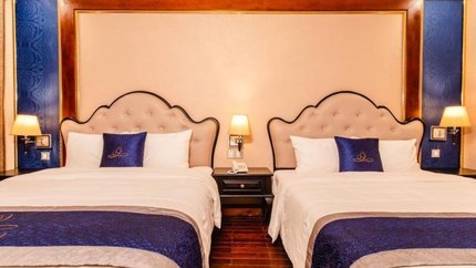 Phòng Deluxe Queen Sea View tại La Maison 3* Quy Nhơn