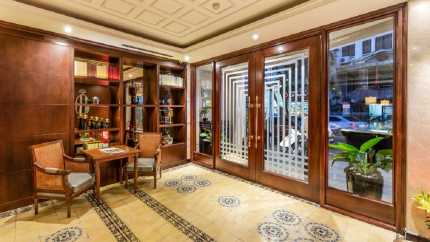 Lối vào khách sạn