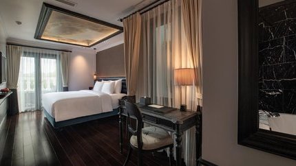 Terrace Suite lakeside room