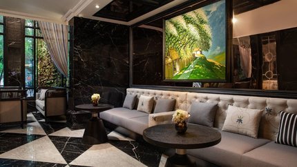 Sảnh khách sạn mang nét quý phái