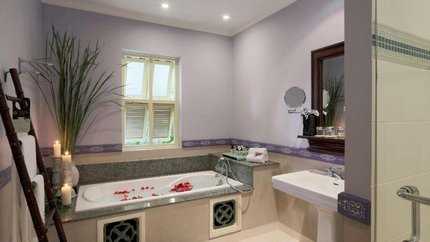 Phòng tắm bồn sang trọng