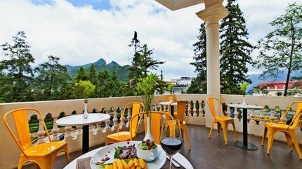 Bữa sáng tại khách sạn