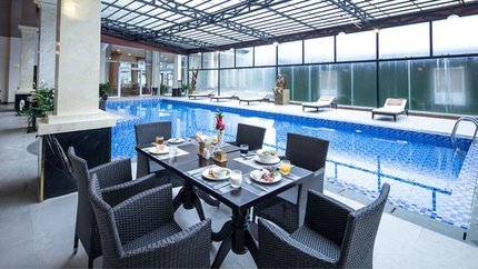 Bể bơi trong nhà