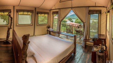 Nhà Lều Hướng Hồ