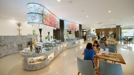 Nhà Hàng Khách Sạn