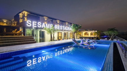 Bể bơi ngoài trời