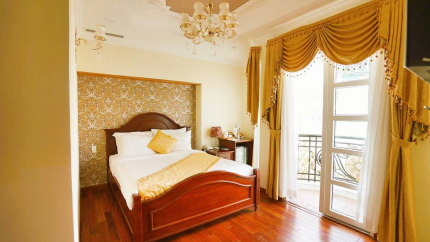 Suite Balcony Room