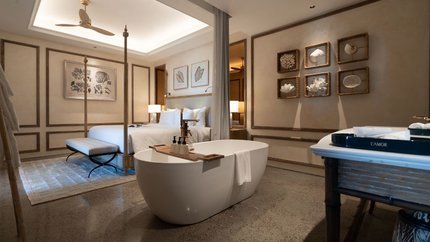 Phòng President Suite với đầy đủ tiện nghi.