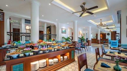 Quầy buffet tại khách sạn