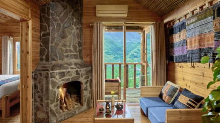 Không gian trong phòng H’Mong Signature Bungalow