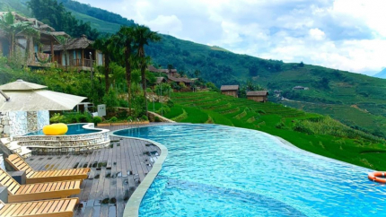 Bể bơi vô cực tại khu nghỉ dưỡng