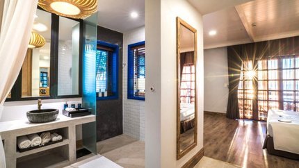 Phòng tắm được thiết kế sang trọng