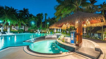 Hồ bơi L'Azure Resort and Spa Phú Quốc