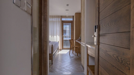 Deluxe Suite Private Balcony khách sạn 4* Le Boutique