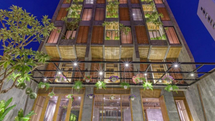 Ban đêm tại Le Boutique Hotel