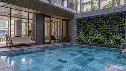 Bể Bơi tại khách sạn Le Boutique 4*