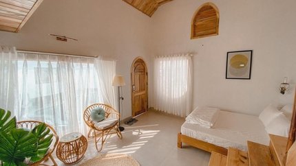 Nội thất với tông màu gỗ ấm cúng, gần gũi