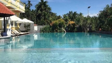 Bể bơi ngoài trời